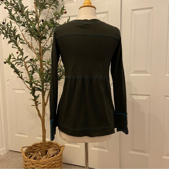 CRUEL Dark Green Top, Rhinestone Buttons, Blue Reverse Stitching - Picture 8 of 11